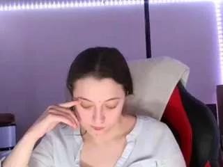 Freechat bambi8113 on CamSoda