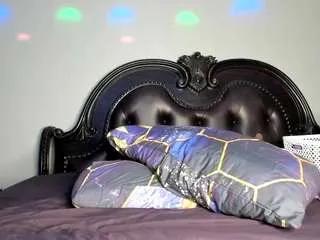 Offline bigbootysarenalove on CamSoda