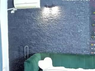 Freechat boobzillaa on CamSoda