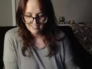 Offline bustyhousewife on CamSoda