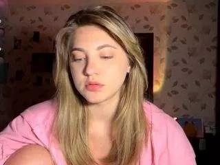 Freechat chelseadearborn on CamSoda