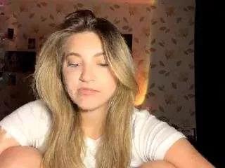 Freechat chelseadearborn on CamSoda