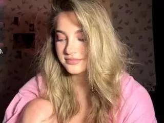 Freechat chelseadearborn on CamSoda