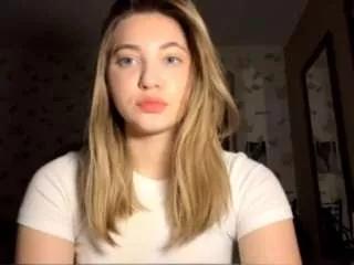 Freechat chelseadearborn on CamSoda