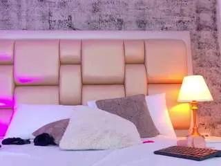 Freechat ednacopper on CamSoda