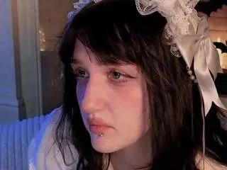 elliejay1 — creamy tits [50 tokens remaining]