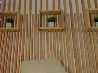 Freechat emma-cleir on CamSoda