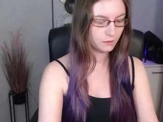 Offline emmatease94 on CamSoda