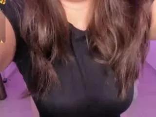 Freechat emmy-walker on CamSoda