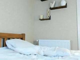 Freechat esmealdridge on CamSoda