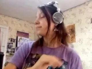 evelineemard on CamSoda 