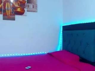 Freechat evelynquee on CamSoda