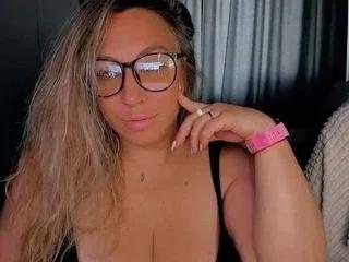 foxxy-lady on CamSoda 