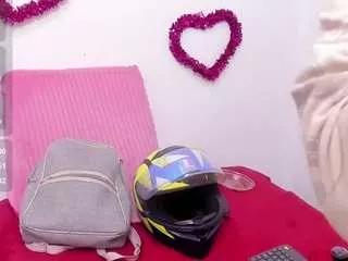 Freechat giia39 on CamSoda