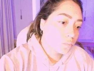 Freechat heidy-jhons on CamSoda