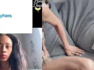 Offline honeydewhigh on CamSoda