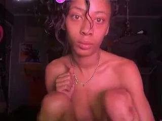 Offline honeydewhigh on CamSoda