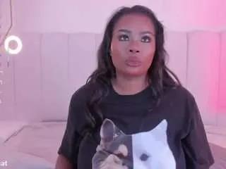 Freechat huge-boobs-ebony on CamSoda