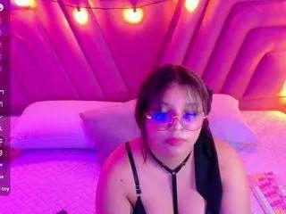 innocenthazel on CamSoda 