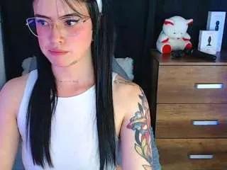 Offline isa-maiden on CamSoda