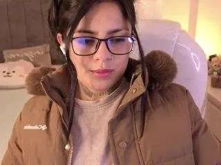 Offline ivynaugthyqueen on CamSoda