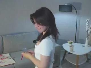 Freechat jaquelynsender on CamSoda