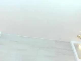 Offline karol-lewiss on CamSoda