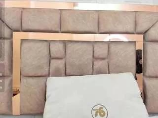 Offline karol-lewiss on CamSoda