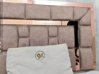 Offline karol-lewiss on CamSoda