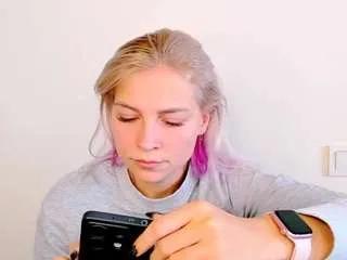 Offline kristihoward on CamSoda