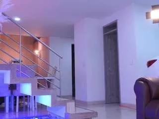 lara-giraldo on CamSoda 