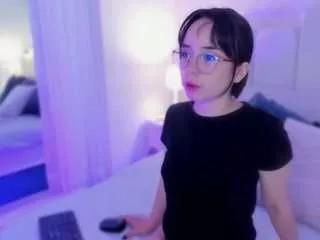 Freechat lilou-albrecht on CamSoda