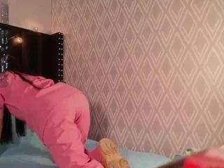 Freechat littleebluee on CamSoda