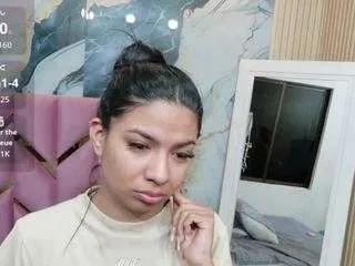 Freechat littleissues on CamSoda