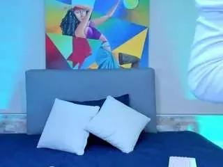 Freechat lucyyliiu on CamSoda