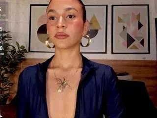 Freechat lunaruso on CamSoda