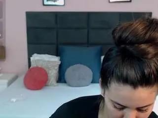 Freechat madisonjenner on CamSoda