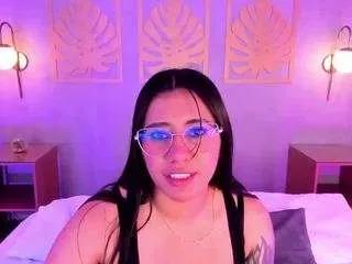 Offline majo-rose on CamSoda