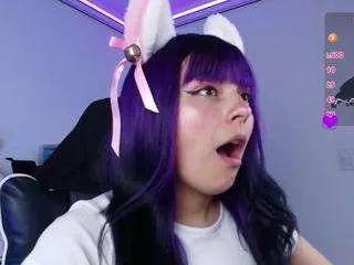 Freechat marceliinee on CamSoda