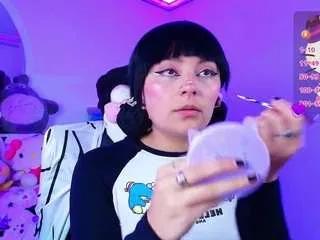 Freechat marceliinee on CamSoda