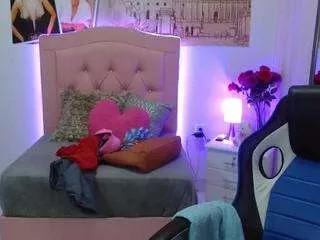 Freechat mature-isabella on CamSoda