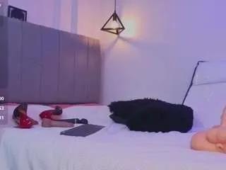 Freechat matureveronica on CamSoda