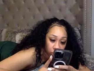 missprettypocahontas on CamSoda 