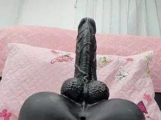 Freechat muriel-belov on CamSoda