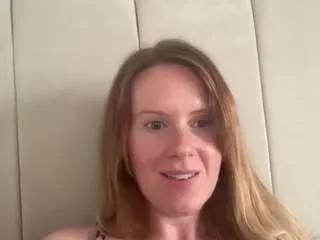 Freechat naughty-rosie on CamSoda