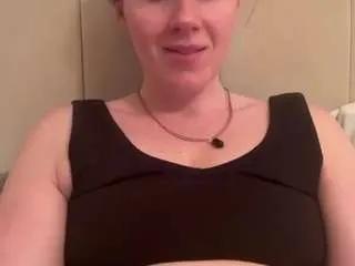 Freechat naughty-rosie on CamSoda