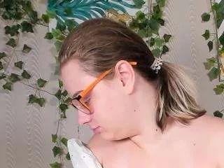 Offline naughtycharming on CamSoda