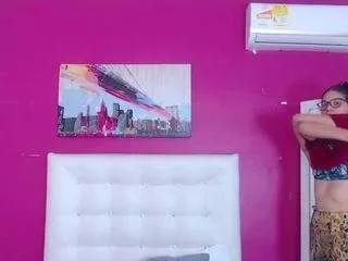 Freechat nextdoor-fantassy on CamSoda