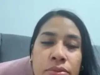 Offline ninapetite on CamSoda