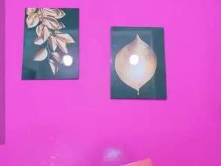 Offline petitelittleebonyy on CamSoda